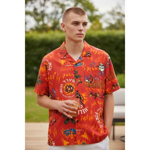 NWT Netflix Stranger Things Men's Hellfire Graphic Button Up Flame Shirt Size M
